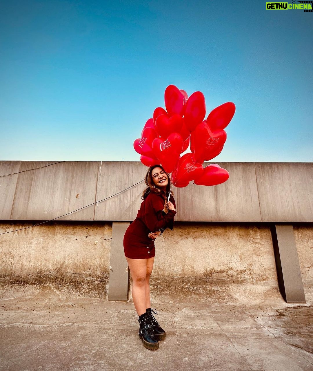 Aashika Bhatia Instagram - 🎈B•A•L•L•O•O•N•S 🎈