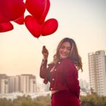 Aashika Bhatia Instagram - Balloon udau ya patang?🤣❤️ Pc: @ayush_mehta ✨ Caption C: @raajjaaa ✨