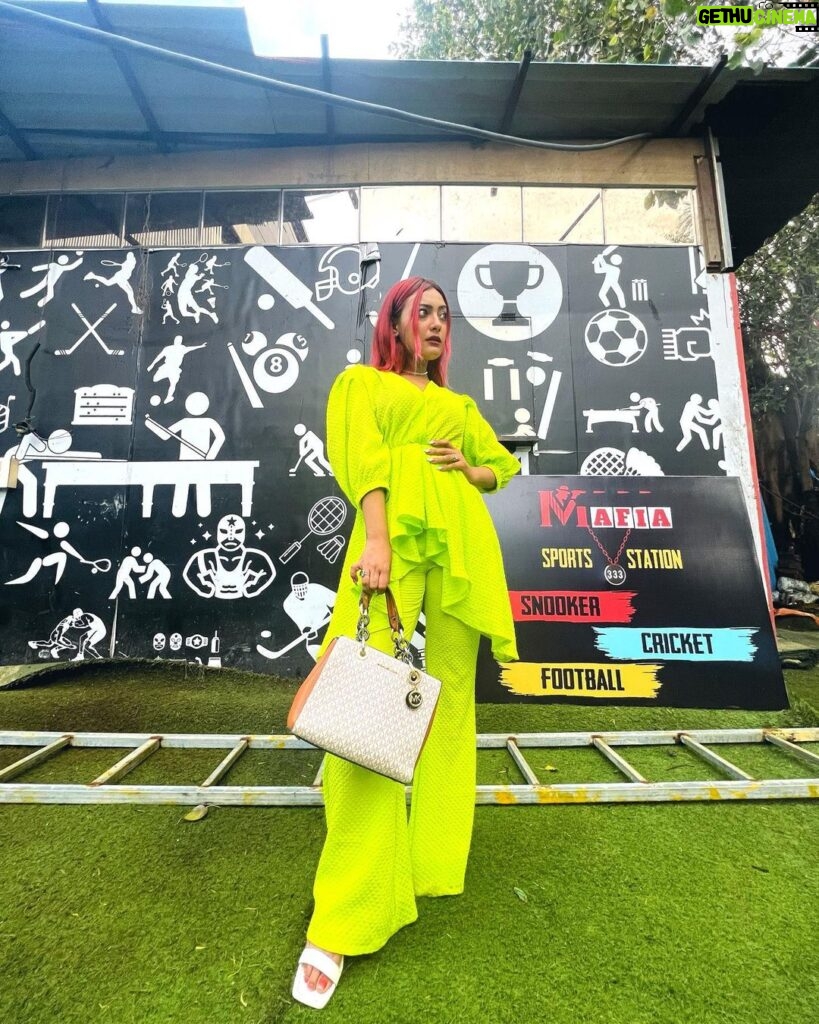 Aashika Bhatia Instagram - Go neon, when confused 🤷🏼‍♀️ Outfit: @vidhicollection_lokhandwala ✨