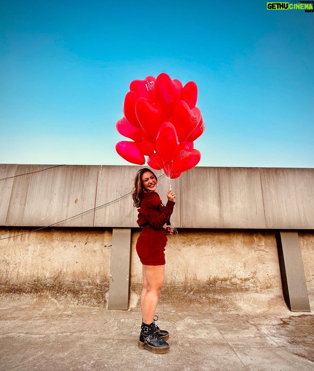 Aashika Bhatia Instagram - 🎈B•A•L•L•O•O•N•S 🎈