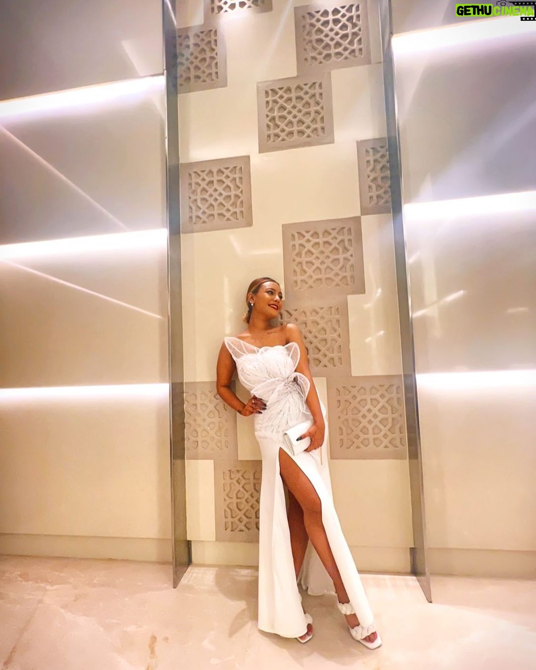 Aashika Bhatia Instagram - Thankyou for this amazing gown @label_kalon ♥️