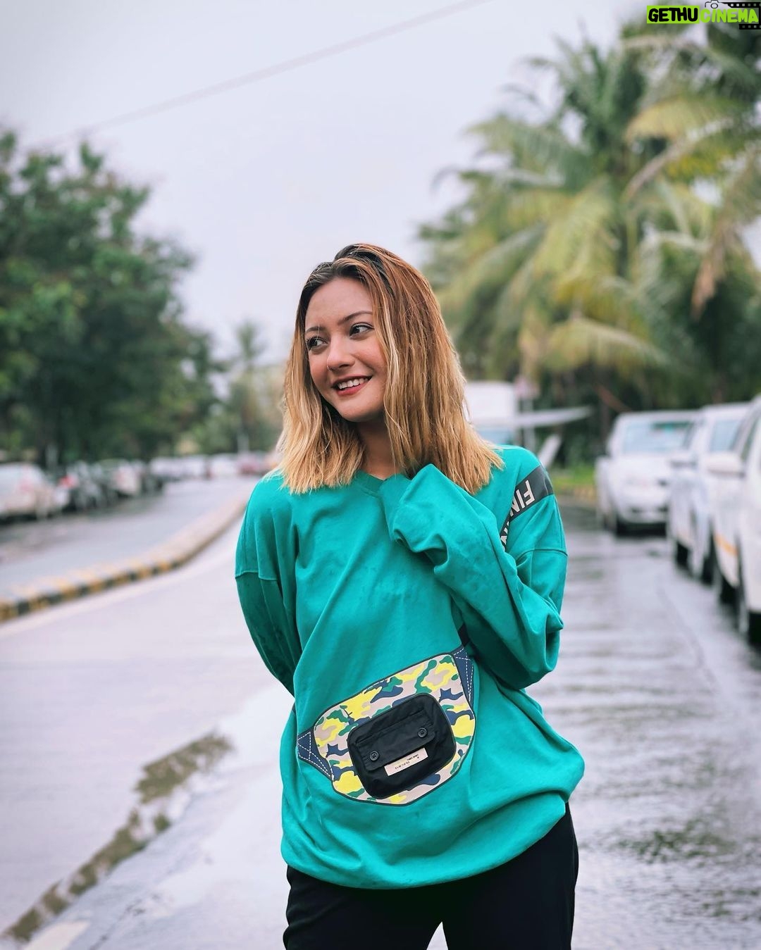Aashika Bhatia Instagram - Sweatshirt: @addysformen ✨