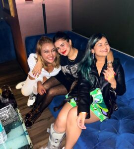 Aashika Bhatia Instagram - Finally we 3 meet♥️