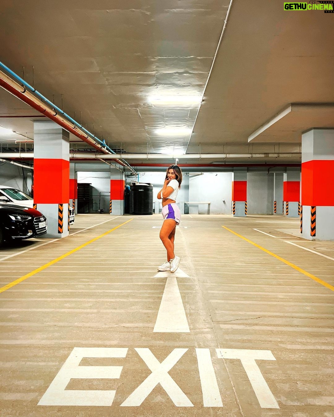 Aashika Bhatia Instagram - Exit this side 🙂 Ahmedabad, India