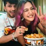 Aashika Bhatia Instagram – Mere popcorn ko haath mat laga 🫠🙂
#rosshika 🌹