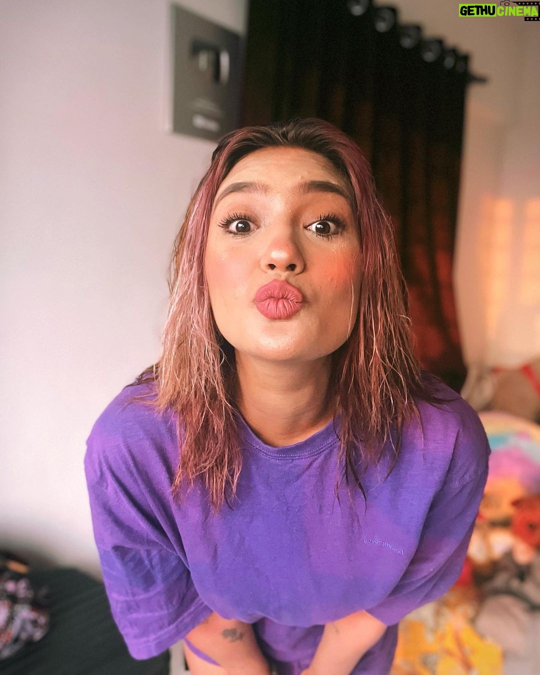 Aashika Bhatia Instagram - "Is it just me, or do I look great in this color?" 💜💜 Mumbai, Maharashtra