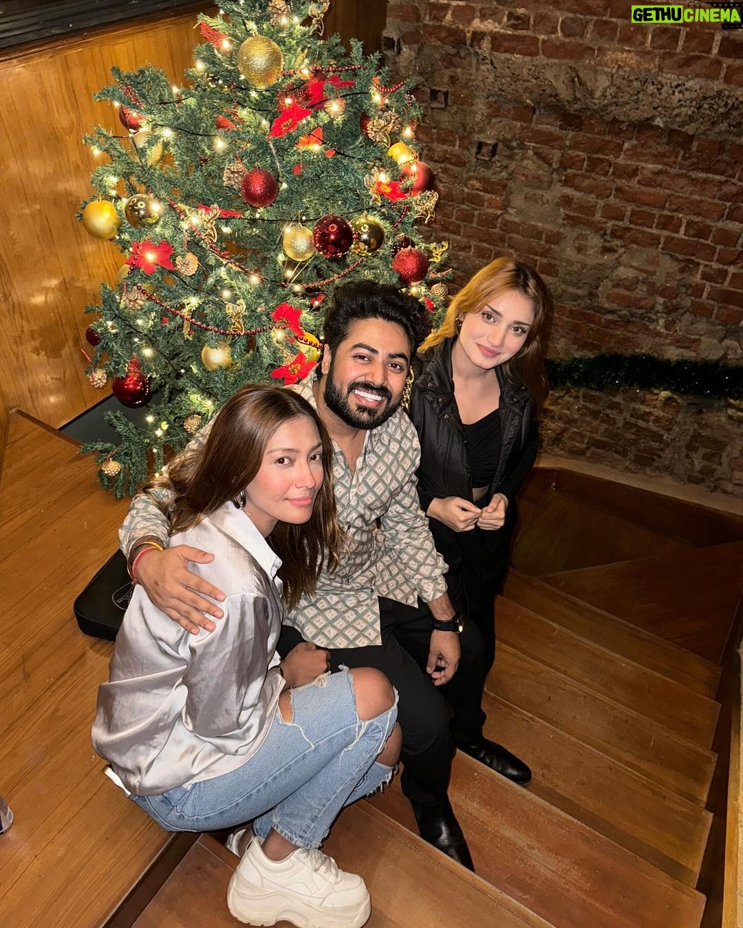 Aashika Bhatia - 293.8K Likes - Late christmas last night dump🫠