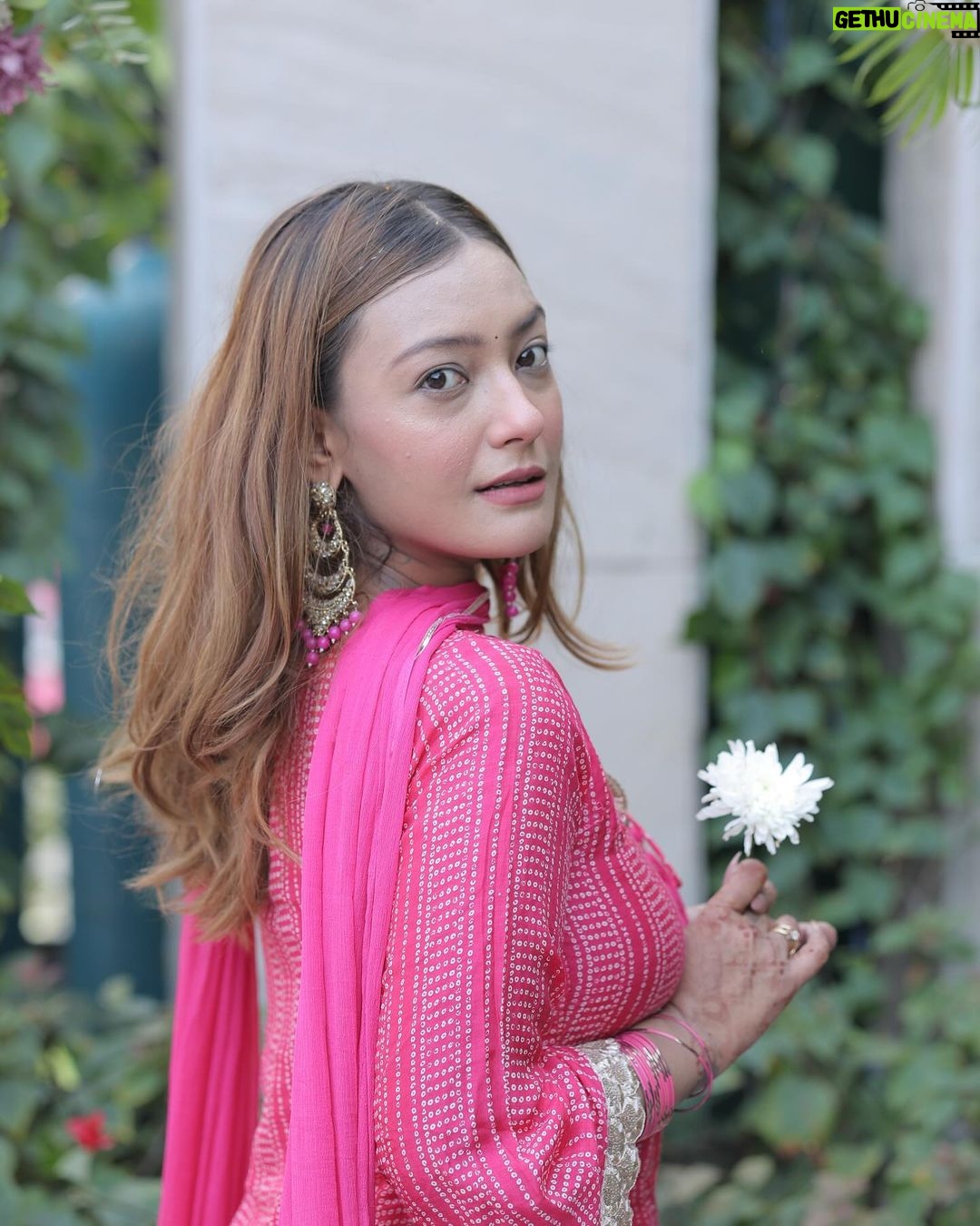 Aashika Bhatia - 420.4K Likes - Inki Pinki Ponki🩷🌸
📸: @aafat_photography