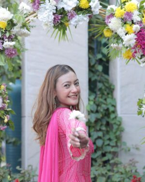 Aashika Bhatia Instagram - Inki Pinki Ponki🩷🌸

📸: @aafat_photography