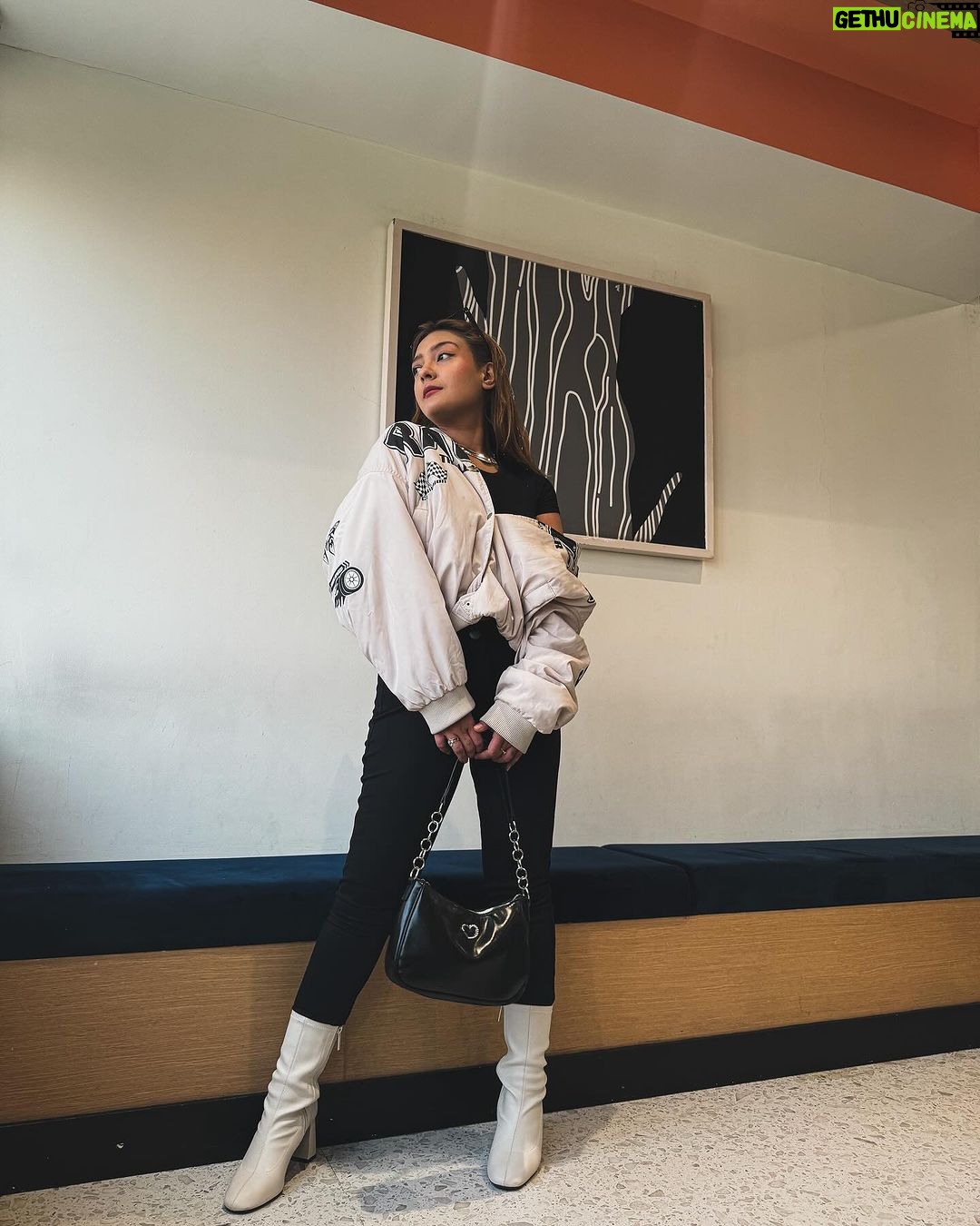 Aashika Bhatia Instagram - Perfect balance of casual and chic✨
