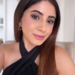 Aashna Shroff Instagram - Get bridal shower ready with me ft. NARS!! So excited that their fab products are finally available in India at @shoppers_stop and @sephora_india!🖤 Products used : NARS Radiant Creamy Concealer shade Macademia (darker shade to spot correct) & Custard (under the eyes to brighten) NARS Light Reflecting Foundation in Punjab NARS Duo Shadow in Cordura NARS Climax Liquid Eyeliner NARS Climax Mascara NARS Powder Blush in Orgasm NARS Afterglow Lip Balm in Fast Lane #narsindia #narspartner @narsissist