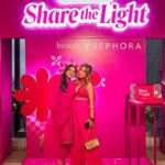 Aashna Shroff Instagram - We celebrated the launch of our @benefitindia x @mynamahila limited edition festive kits, and it was the most special evening, with the loveliest people 🥰 If you haven’t checked out the kits yet on @tirabeauty @mynykaa and @sephora_india, make sure you get your hands on them now, and let’s #ShareTheLight together 🩷✨