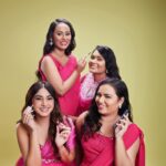 Aashna Shroff Instagram - The wait is over! Join us to #ShareTheLight ✨ 💖We believe feeling good is ALWAYS a good look. 💅 So if we’re ever asked, “Does beauty run deeper than the surface?” we pink out loud and exclaim yesss! 💞 And now, we're taking this philosophy beyond the beauty counter. For this, we’ve teamed up with @aashnashroff , to support the Myna Mahila Foundation. Fun fact: It’s our first-ever India-exclusive philanthropic festive campaign! @mynamahila is an Indian organization founded in 2015. Their mission is to empower women in urban slums to speak up, like the chatty Myna bird. For this initiative, we’ve created 3 exclusive bestseller savings kits for @sephora_india , @mynykaa, and @tirabeauty . These include bestsellers like the Benetint, BADgal Bang! Mascara, Precisely My Brow pencil, and the POREfessional primer, to name a few. Proceeds from the sales of each kit will be donated to the Myna Mahila Foundation; because the festive season has always been about giving back and sharing the light ✨ #BenefitIndia #ShareTheLight