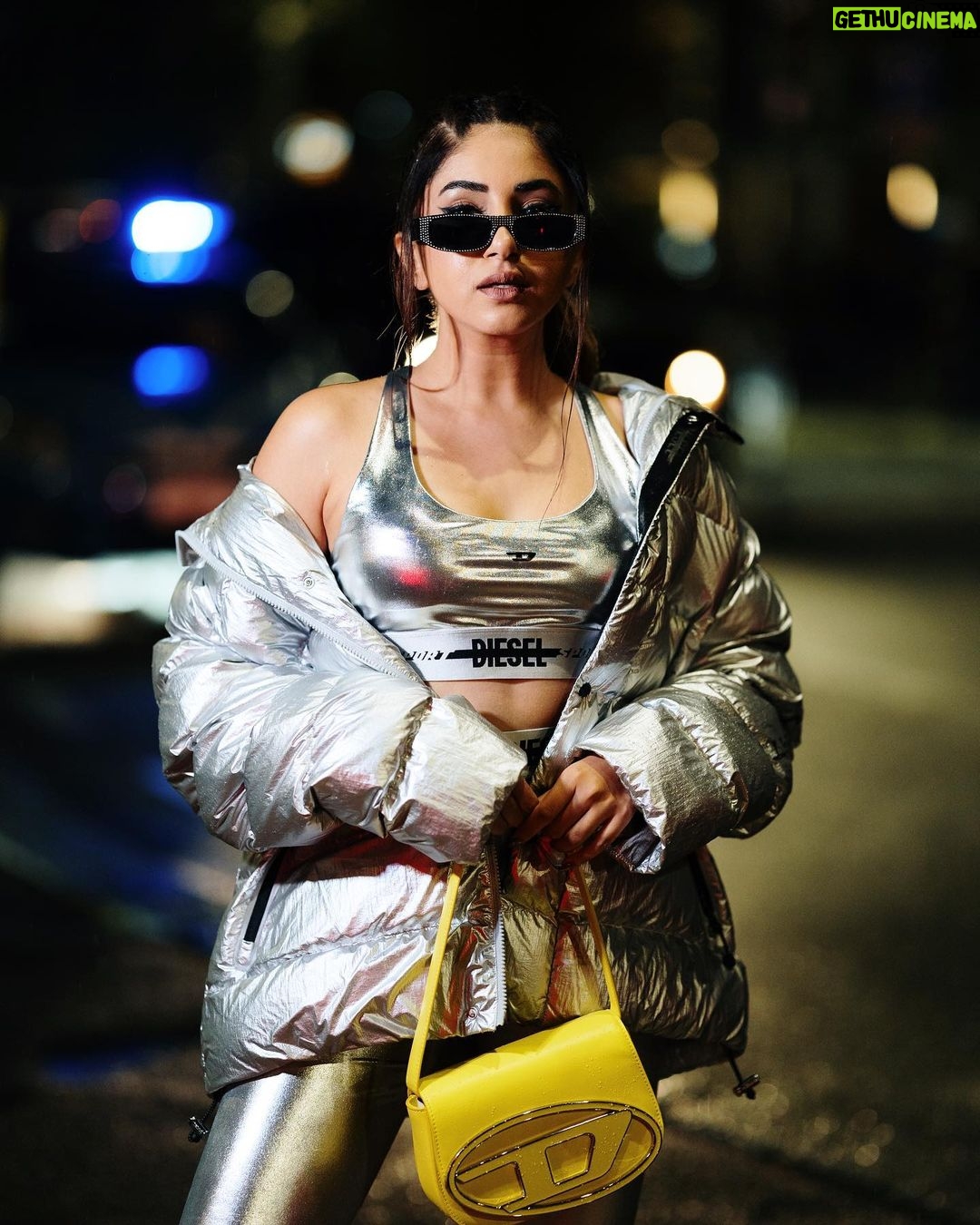 Aashna Shroff Instagram - @diesel and @glennmartens brought the party to Milan Fashion Week! Glenn Martens took Diesel’s signature denim and made it artisanal, and when you top that off with florals, sheer dresses and a 150 foot long rain soaked runway and a rave that was open to the public, you’re left with an unforgettable night that defied the odds of both weather and fashion⚡️ @reliancebrandsltd @kari_raghav
