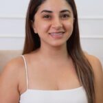 Aashna Shroff Instagram - I’ve dealt with acne for almost a decade now, so when it comes to solutions, trust me when I tell you, I’ve tried it all. While salicylic acid is a great ingredient for acne, it can also irritate sensitive skin. Enter @novologyofficial, with their potent blend of Thymol + Terpineol, that takes care of sensitive skin. I’ve been using the Acne Reduction range, and my active acne has pretty much been taken care of! Clinically proven to reduce active acne in 7 days, without disturbing the skin’s natural microbiome, these skincare heroes are also hypoallergenic and non-comedogenic! Head on over to Nykaa and find the Novology Acne range!🩵 #Ad #Novology #CreatedWithDermatologists #NovologyRegimen