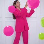 Aashna Shroff Instagram - Incoming: Super hot deals 🔥 Nykaa Hot Pink Sale is now live till the 29th of July with upto 50% off. Go spot some of the hottest deals on the Nykaa App right now. #Ad #NykaaHotPinkSale2023 #SpotWhatsHot