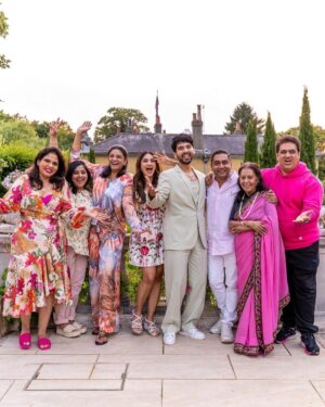 Aashna Shroff Instagram - I still wonder how @armaanmalik pulled this off without me even having the slightest idea. I usually catch on to surprises very easily and still can’t believe how oblivious I was, and I wish someone had given me a heads up (I would have def opted for different shoes and better nails had I known🥲) but I guess that’s what makes this day all the more beautiful. So grateful for you @armaanmalik and all the love we’re surrounded by ❤️

📸 @nathan.d