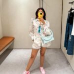 Aashna Shroff Instagram - My kinda ideal weekend; watching my favourite human perform our song live for the first time, some insane food, an amusement park day that turned into an afternoon of shopping, and the perfect end with hot pot and soju 🥰🥰 Singapore