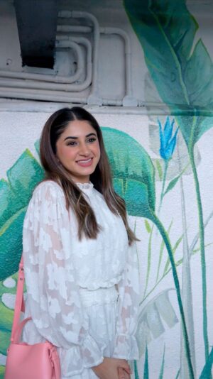 Aashna Shroff Instagram - An evening filled with a whole lot of smiles and styles as we celebrated #100StoresInStyle with @lifestylestores!🤍

They now have 100 stores pan India, offering #StylesForEveryYou, so drop by a store near you and join the celebration! 🎉 

#LifestyleStores