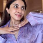 Aashna Shroff Instagram – Primers are imPOREtant! Get ready with me using some of my favourite @benefitindia products for a long day out in Rajasthan!

#BenefitIndia #POREfessional #collab