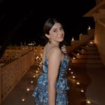 Aashna Shroff Instagram – We were told to get ready for a special dinner, but this was beyond. Surrounded by hundreds of handmade diyas and the best Rajasthani food and music. @amanbagh truly outdid themselves with the most magical night ✨

wearing @essgee_shop

#hosted