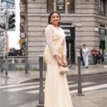 Aashna Shroff Instagram - a little saree moment from the streets of Milan 🤍 I’m wearing a beautiful ivory-cream draped saree from @zamoraathelabel, and I love the embellished blouse and how perfect and easy it is for this time of the year ✨ #ad