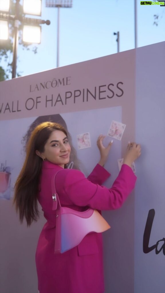 Aashna Shroff Instagram - Spent a beautiful evening diving into the World Of Happiness with @lancomeofficial to celebrate their launch at @mynykaa’s Luxe Store at Churchgate in Mumbai 💕 This is their first ever Shop In Shop experience in India, and I’m so happy I could be part of it! I got my hands in the iconic La Vie Est Belle fragrance, the Teint Idöle Ultra Wear Foundation, the Ultimate Advanced Génifique Serum and even got to try their Beauty Tech Tools like the Youth Finder and Shade Finder - and you can too, only at this Nykaa Luxe Store! ✨ #Ad #MakeLifeBeautiful #LaVieEstBelleLancome