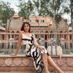 Aashna Shroff Instagram – my @amanbagh vlog went live last evening, so we’re back to Rajasthan content for the next few days 🤍

watch the vlog via the link in my bio!

wearing all @hm
sandals @hermes
sunglasses @diesel Amanbagh