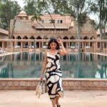 Aashna Shroff Instagram – my @amanbagh vlog went live last evening, so we’re back to Rajasthan content for the next few days 🤍

watch the vlog via the link in my bio!

wearing all @hm
sandals @hermes
sunglasses @diesel Amanbagh