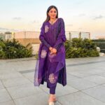 Aashna Shroff Instagram - Eid Mubarak 🌙💜 wearing @pinkcitybysarika