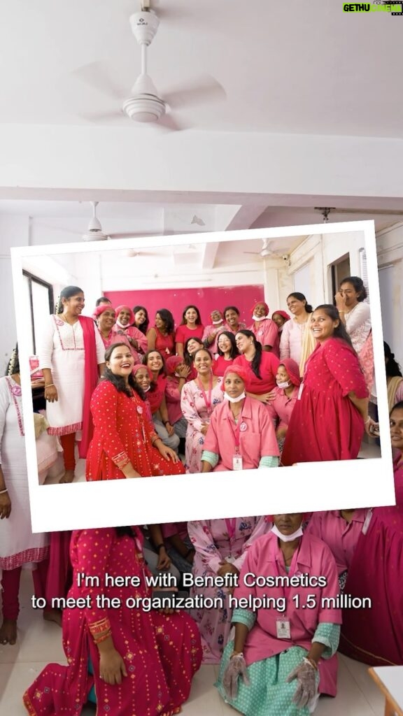 Aashna Shroff Instagram - This festive season, let’s not just be the light, but let’s also #ShareTheLight ✨ I spent a day at @mynamahila, a foundation that helps women in making them more confident, financially independent and healthy. I got to speak to the amazing women there, hear their stories, and also see the work they do first hand. As someone who comes from a family of just women, a cause like this is very close to my heart, and I’m so proud and excited to share that I teamed up with @benefitindia and @mynamahila and we’ve created 3 bestseller saving kits for Sephora, Tira and Nykaa. Proceeds from the sales of these kits will be donated to the foundation, so let’s share the light together this festive season 🩷