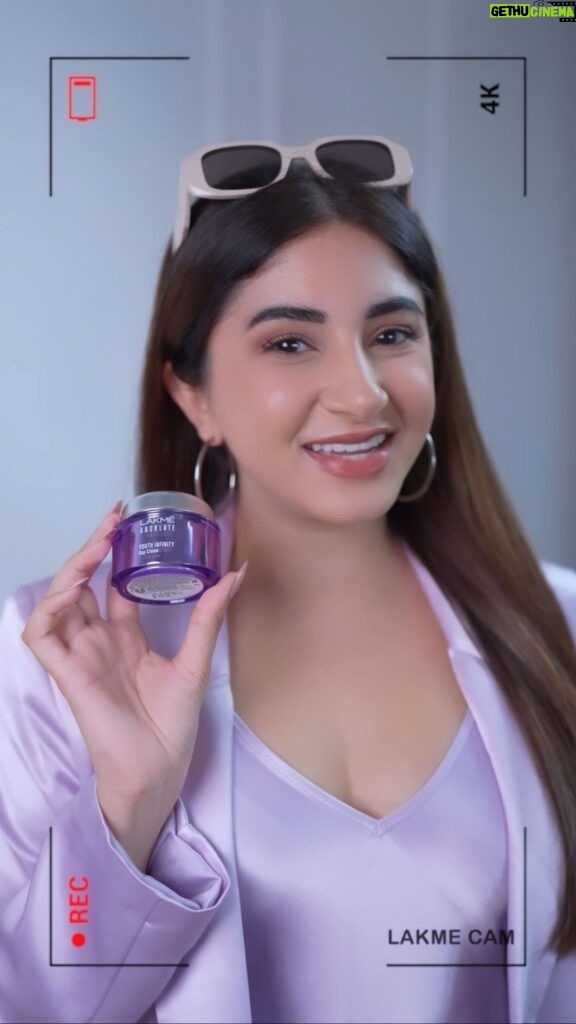 Aashna Shroff Instagram - Taking you through a typical day in my life with the @lakmeindia Absolute Youth Infinity range! I’ve been using retinol regularly over the last year or two now, and I find the formula of this range to be so effective but also non irritating which is perfect for someone with sensitive skin like me! There’s a serum, a day cream with SPF and a night cream. The range is moisturising and also helps lift and firm the skin, therefore reducing signs of aging when used regularly. Try it for yourself today!💜 #Ad