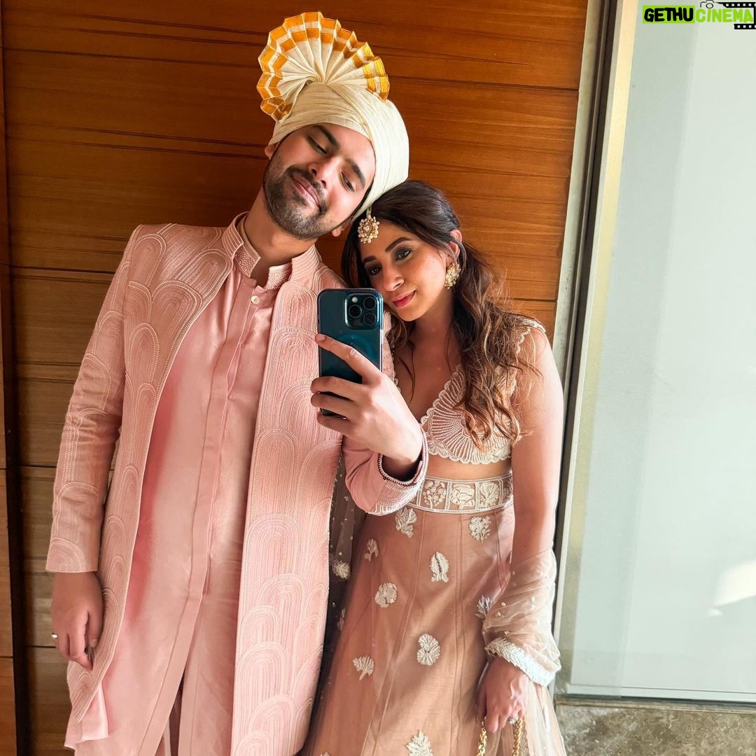 Aashna Shroff Instagram - the most wholesome long weekend 🫶🏻 #NiksGotKlairity