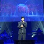 Aashna Shroff Instagram - My kinda ideal weekend; watching my favourite human perform our song live for the first time, some insane food, an amusement park day that turned into an afternoon of shopping, and the perfect end with hot pot and soju 🥰🥰 Singapore