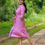Aastha Chaudhary Instagram – If chaos is a work of art, then my heart is a masterpiece 🌸💖✨️
#lifeasweknowit 

Wearing- @aavisaindia