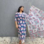 Aastha Chaudhary Instagram – Log deewane hai banawat ke ,
Hum kahan jayein saadgi lekar…🌸💖

Wearing- @indubinduonline 
Earrings- @saralbyanukriti Mumbai, Maharashtra