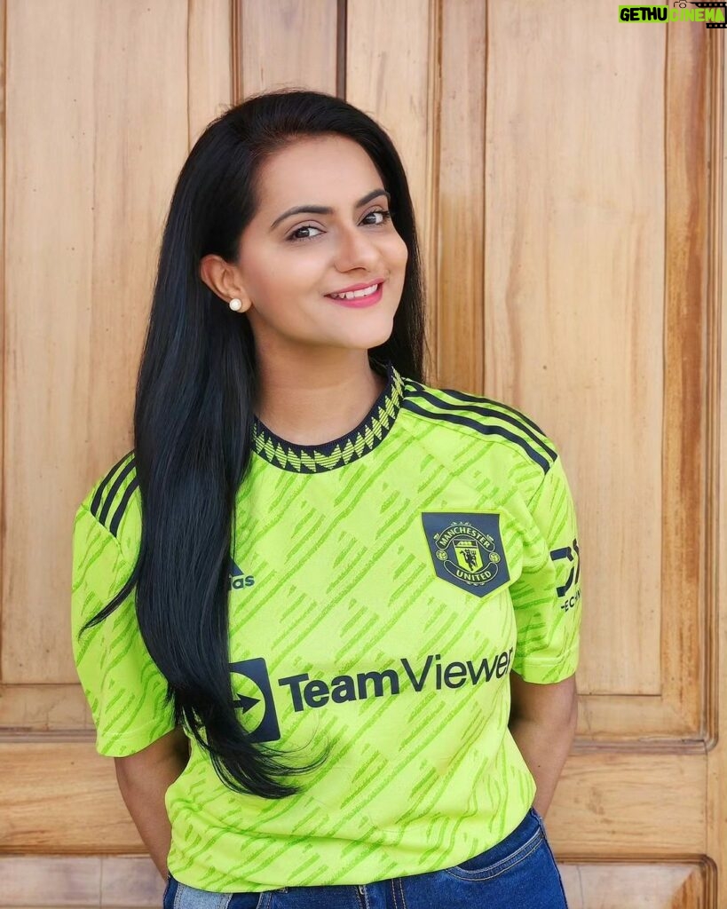 Aastha Chaudhary Instagram - It's about the hopes & dreams 💖💫 #iamunited #manchesterunited Jersey- @thefootballfrenzy_ 🌸 @weareunited @manutdwomen @manchesterunited #mufcfamily #manchesterunitedwomen #mufc #weareunited India