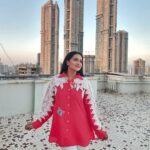 Aastha Chaudhary Instagram - Ke tera zikr hai ya itar hai 🌸💖💫 #pinkkindaday Wearing- @haus.of.handmade #coordset #handmade #handembroidery #lacework #madeinindia #indiandesigners #hausofhandmade #aasthachaudhary