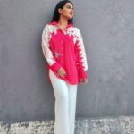 Aastha Chaudhary Instagram - Ke tera zikr hai ya itar hai 🌸💖💫 #pinkkindaday Wearing- @haus.of.handmade #coordset #handmade #handembroidery #lacework #madeinindia #indiandesigners #hausofhandmade #aasthachaudhary