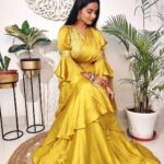 Aastha Chaudhary Instagram - A yellow dress & yelloads of happiness 💛🌻 #happyweekend #yellowkindaday Wearing- @bhura_ethnic #readytowearsaree #weddingwear #haldioutfits #indiandesigners #bhuraethnic #aasthachaudhary