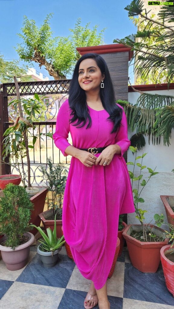 Aastha Chaudhary Instagram - Living in the colour 💖🤩 . Product details 🔍 Pleated Cowl Cut Midi Dress Only at ₹3299 . Visit our website to add this to your cart 🛍 . #Uptownie #BabesOfUptownie #DressThePart #Bold #Bright #IndianFashion #Prints #Jumpsuits #InstaReels #ReelStyle #ForHer #OOTD #TrendyClothes #EasyToWearOutfits #affordableclothing Rajasthan