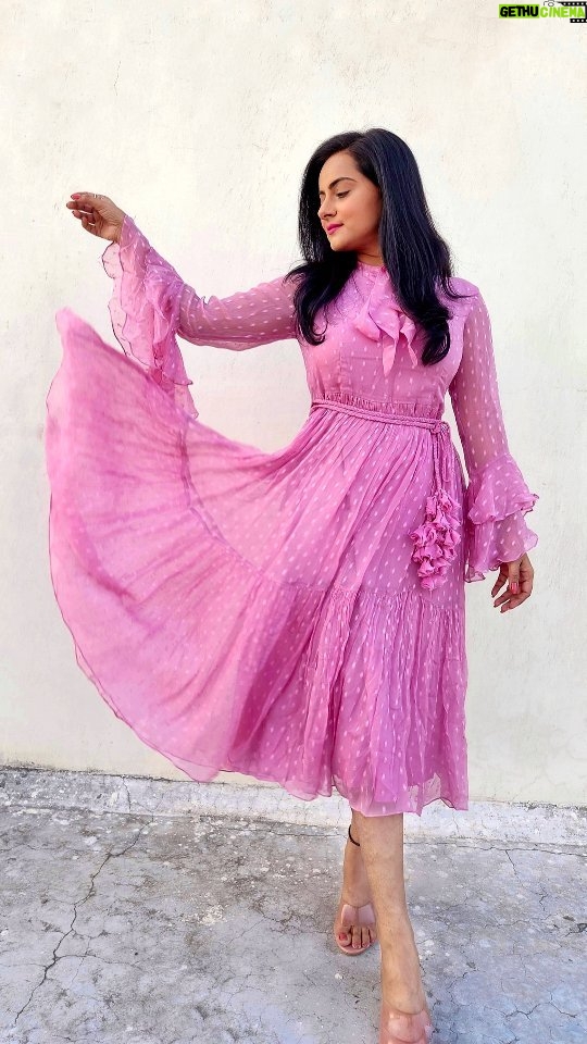 Aastha Chaudhary Instagram - Everyday is pink day πΈ π #happyday #goodvibes #pinkday Wearing- @seedsoffusion_india π #indiandesigners #supportsmallbusiness #supportindiandesigners #madeinindia #madewithlove #seedsoffusion #aasthachaudhary