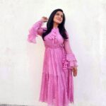 Aastha Chaudhary Instagram – On Wednesdays we wear pink 💗 🌸
#happyday #goodvibes #pinkismycolor 

Wearing – @seedsoffusion_india 

#indianbrands #indiandesigners #supportsmallbusiness #shoplocal #seedsoffusion #aasthachaudhary