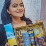Aastha Chaudhary Instagram - @wowskinscienceindia gift hampers are perfect for upcoming festival season . Their products are safe, nature inspired & dermatologically tested . Their new launch- " Gulmarg mist " is just amazing 😍🌸. Proudly made in India with lots of love ❤️ @tuteconsult Thank you for this lovely gift hamper . #holigifts #giftideas #festiveseason #wowskinscience #wowskinscienceindia #collaborationindia #aasthachaudhary