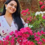 Aastha Chaudhary Instagram - Because I love this dress , song and Bougainvillea flower 🌸🩷🥰 #happysunday #goodvibesonly #stayhappy Wearing- @babhru_india 😍 Lavasa