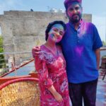 Aastha Chaudhary Instagram – Happy Holi to all ππΈπ
#famjam #firstholiaftermarriage #holifestival #festivalseason #festivalsofindia Alwar City, Rajasthan, India
