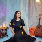 Aastha Chaudhary Instagram - Holi vibes 🌈 #festiveseason #holi #feelinggood #festivalsofindia Wearing- @fashionfloorindia #cottondress #madeinindia #madewithlove #fashionfloorindia #aasthachaudhary
