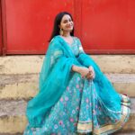 Aastha Chaudhary Instagram - Mana ki saadgi ka daur nahi, Magar saadgi se acha aur kuch nahi 🌸🩷🦋 #simplicity #modesty #indianwear Wearing- @thakurbaiofficial #indiandesigner #madeinindia #madewithlove #gotapatti #anarkali Mumbai - मुंबई