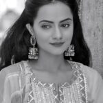 Aastha Chaudhary Instagram - Ek Baar to yun Hoga,Thoda sa sukoon hoga, Na dil mein kasak hogi, Na sar pe Junoon hoga..🌸🌸