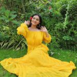 Aastha Chaudhary Instagram - 🌻💛 Wearing- @shadesofsabi Goa